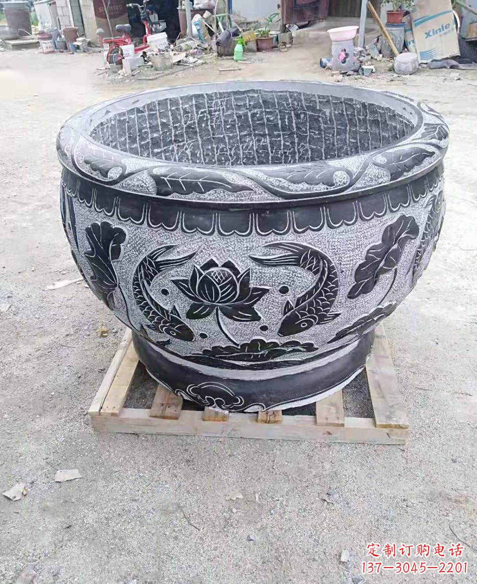 潍坊精美鲤鱼雕塑，一颗荷花必不可少