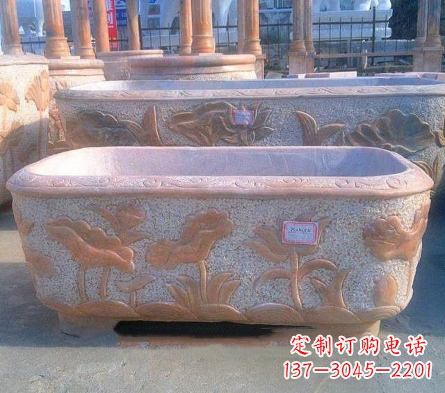 潍坊中领雕塑推出的荷花鲤鱼精美雕塑是一件伴随…