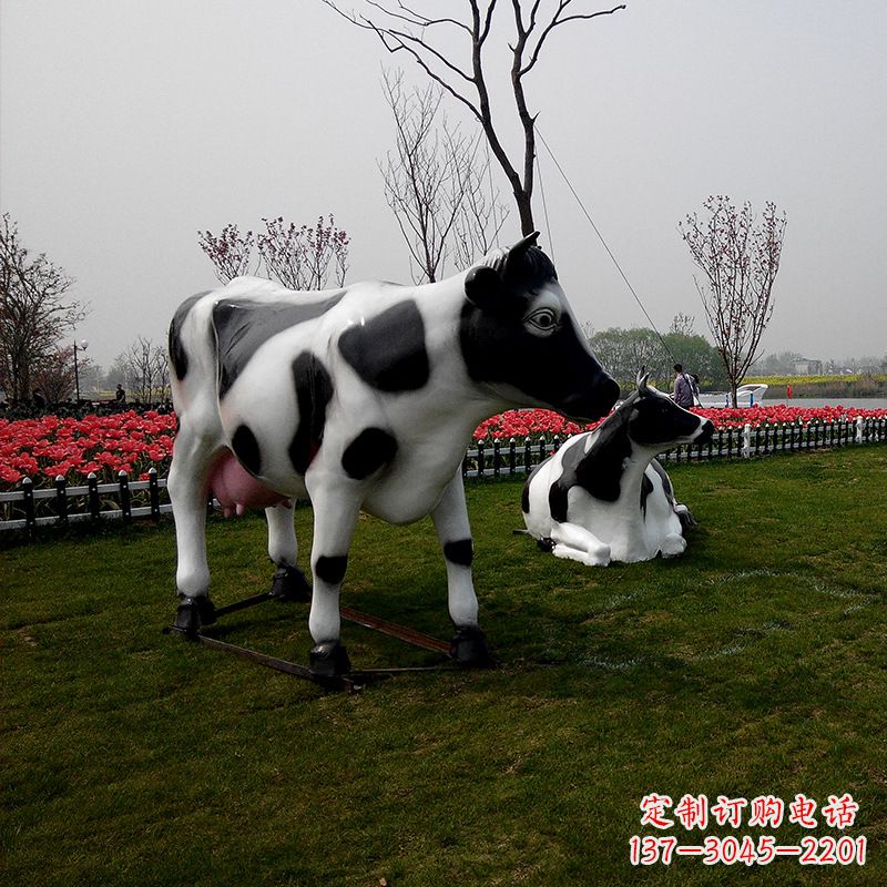 潍坊真实农场气息的户外仿真奶牛雕塑