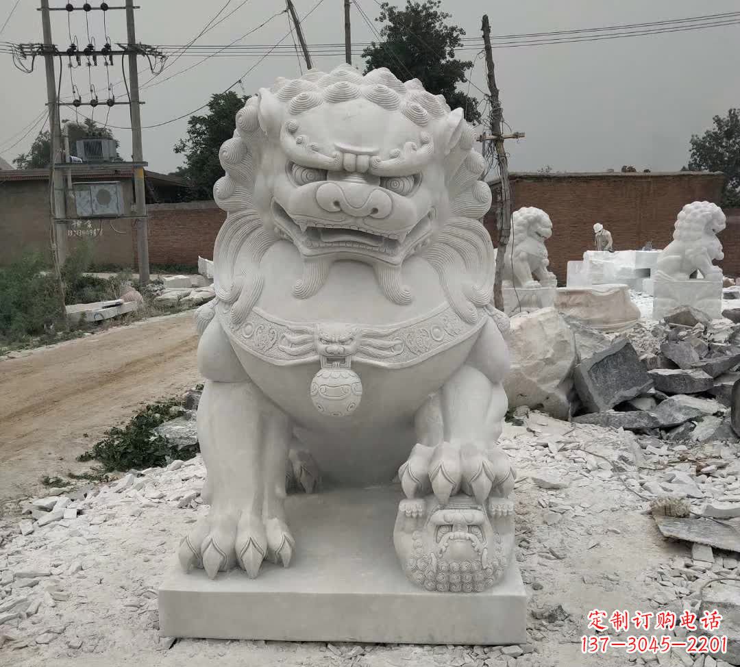 潍坊户外狮子踩球石雕