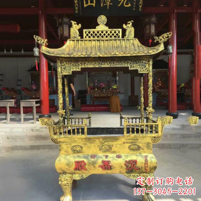 潍坊艺术之美，黄铜香炉雕塑
