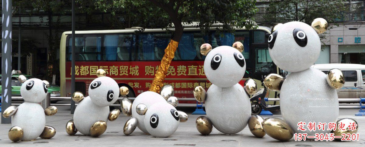 潍坊中领雕塑:优雅的不锈钢抽象熊猫雕塑