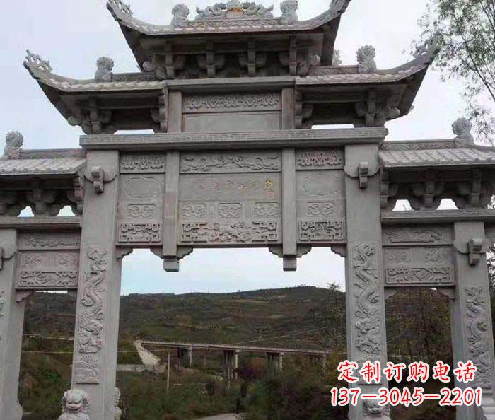 潍坊地标性的三门石雕牌坊