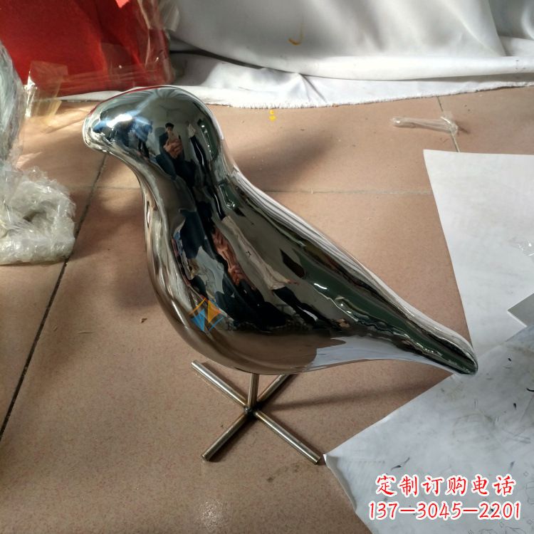 潍坊精致现代镜面不锈钢鸽子雕塑