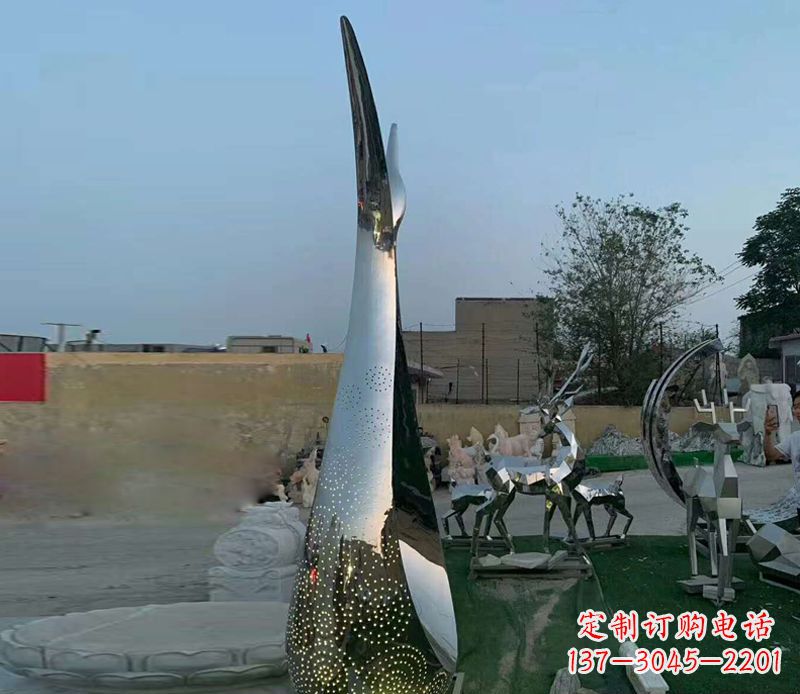 潍坊高雅优雅，中领雕塑定制不锈钢抽象天鹅雕塑