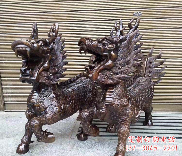 潍坊中领雕塑：专业定制酒店门口招财麒麟铜雕