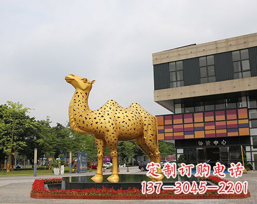 潍坊闪亮可爱的不锈钢骆驼雕塑