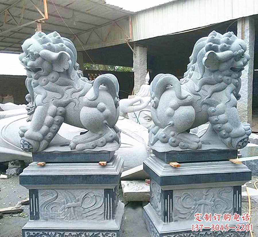 潍坊南方狮子献钱狮石雕