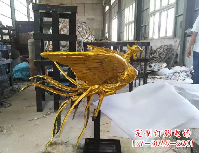 潍坊精美凤凰雕塑漆金无双