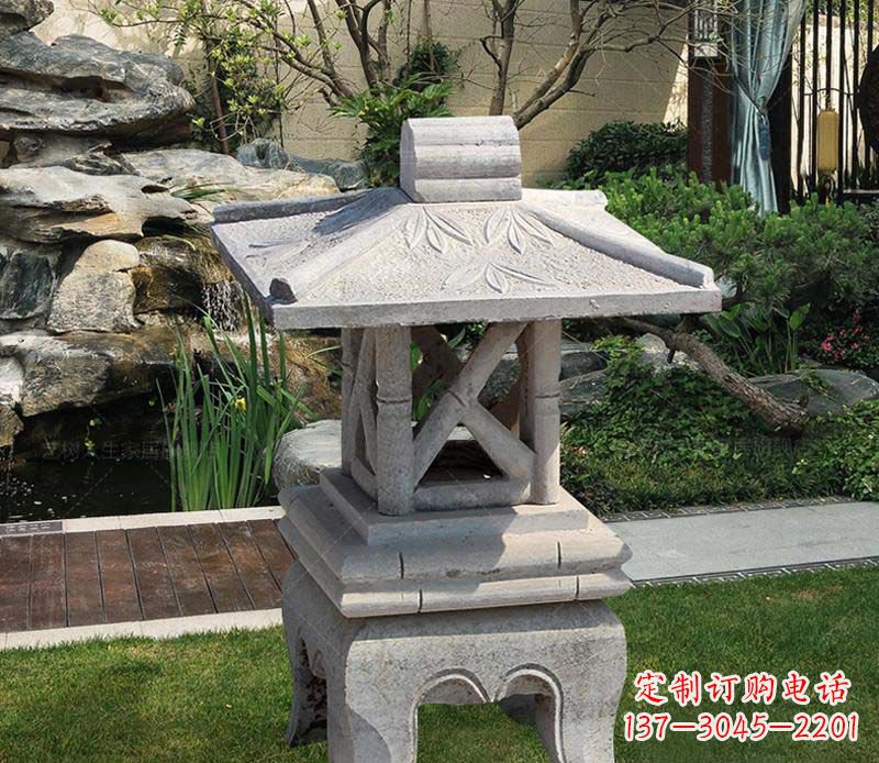 潍坊青石草坪照明灯——装点环境的美丽石灯雕塑
