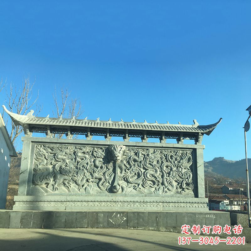 潍坊青石九龙壁,精美雕塑饰衬城市广场