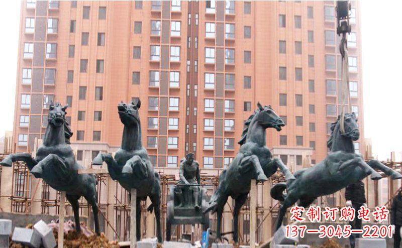 潍坊精美青铜马拉车广场雕塑