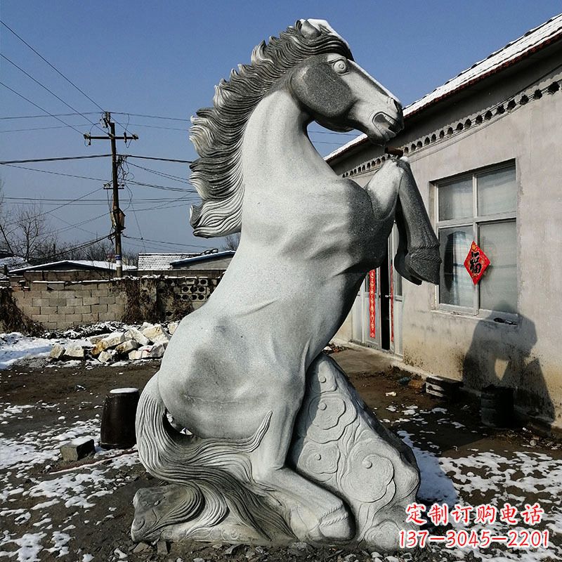 潍坊艺术品呈献——人立而起的马儿石雕