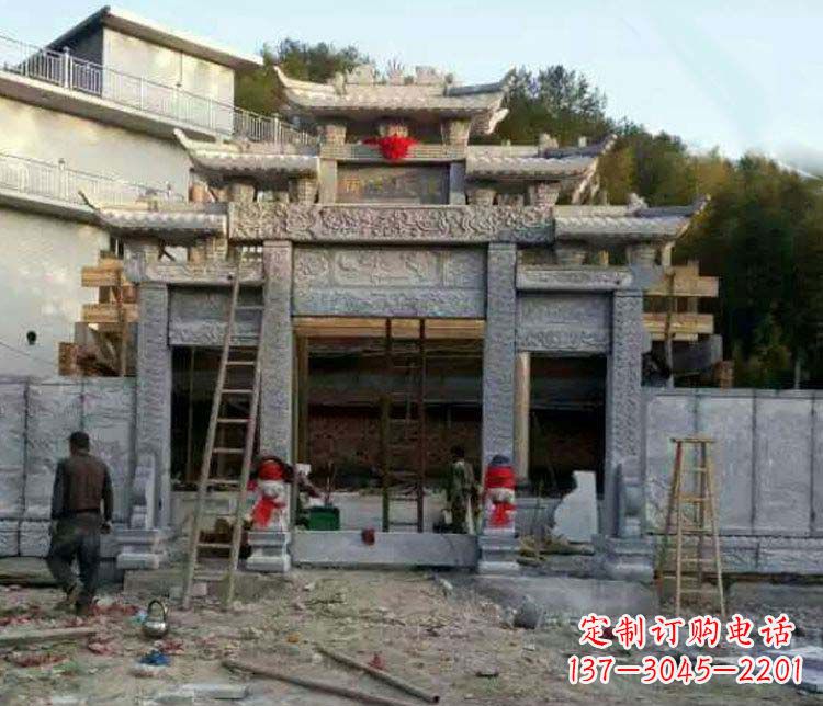 潍坊三门仿古石雕牌坊打造质感升级的精致建筑