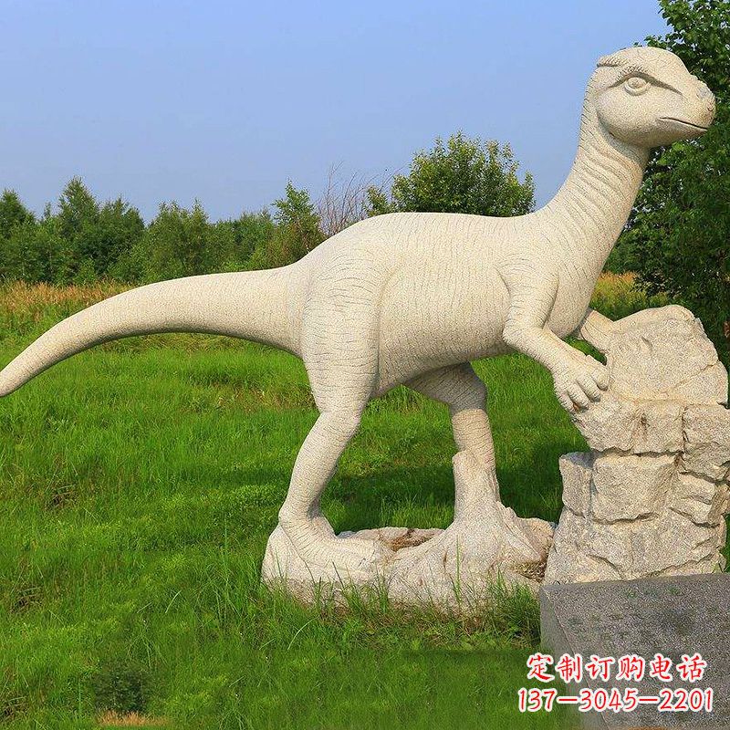 潍坊砂岩恐龙石雕-园林草丛动物雕塑摆件