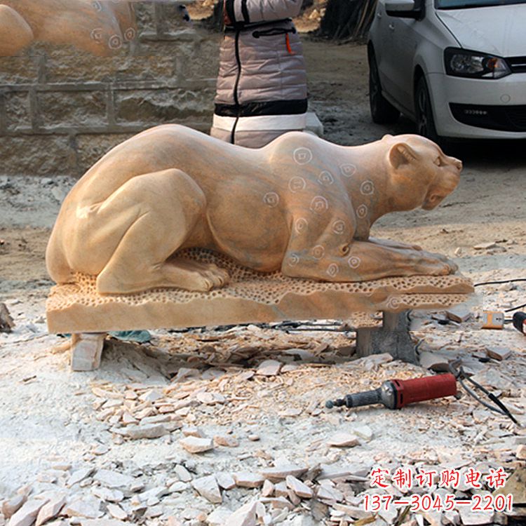 潍坊中领雕塑:精美雕刻豹雕塑