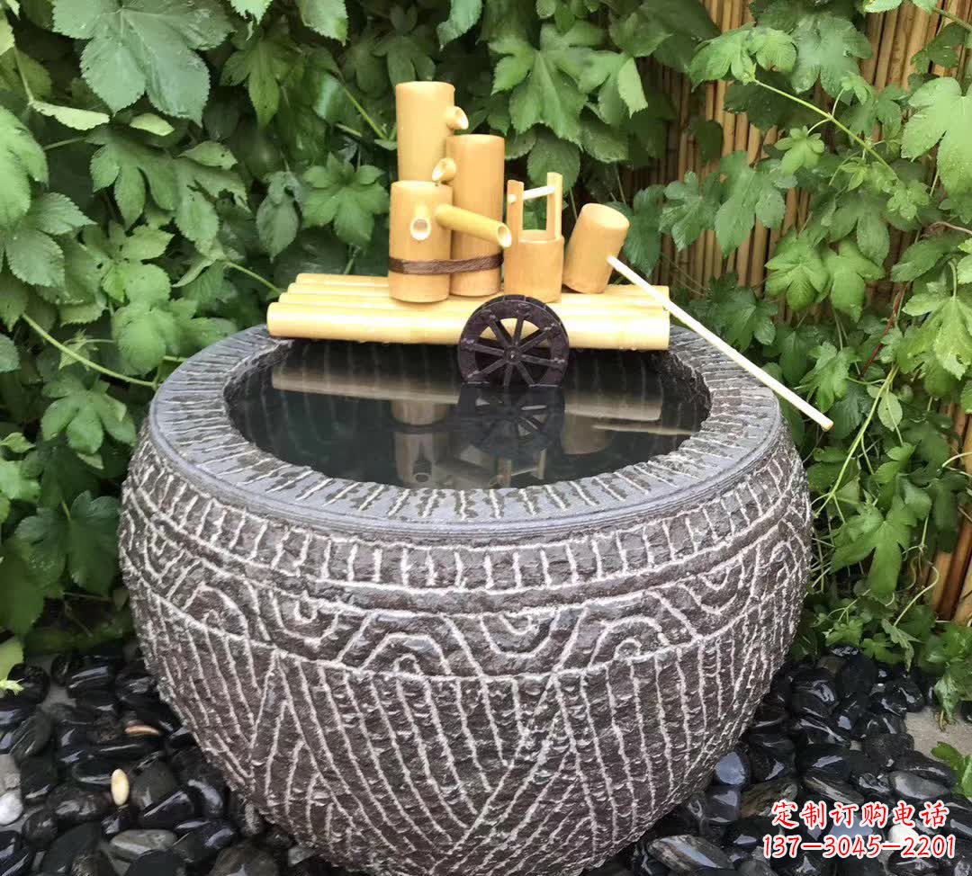 潍坊异彩纷呈的水缸雕塑