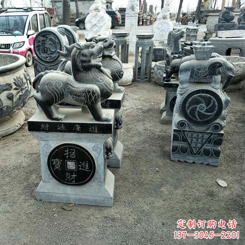 潍坊中领雕塑拥有一支由经验丰富的石雕大师组成…
