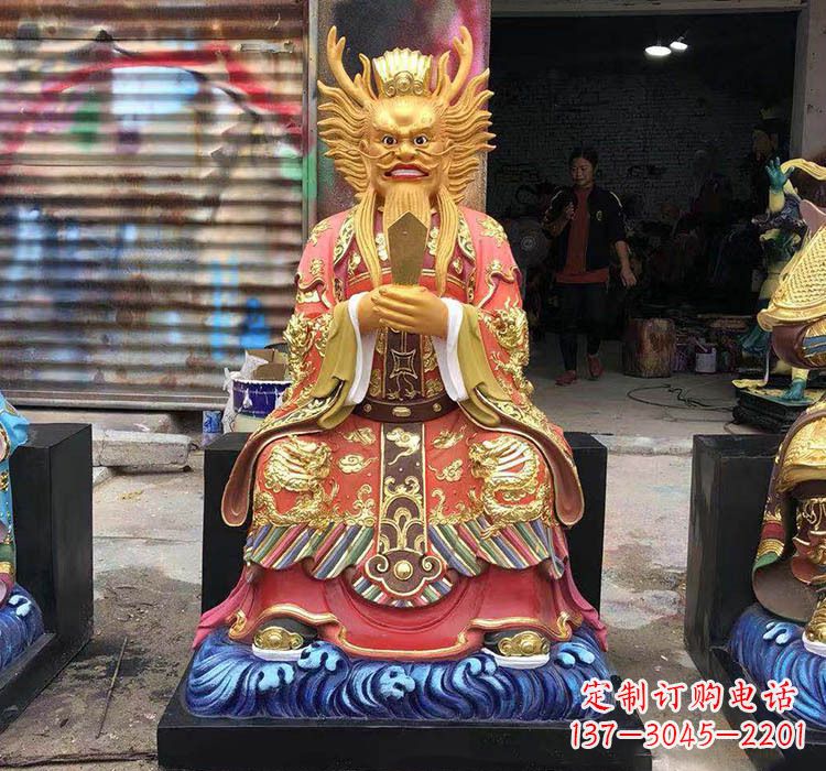 潍坊铜雕彩绘坐式龙王