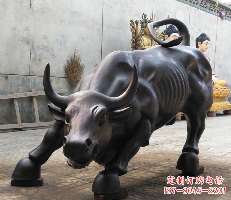 潍坊铜雕广场华尔街动物牛 (2)