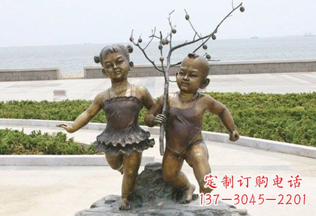 潍坊玩耍的儿童铜雕