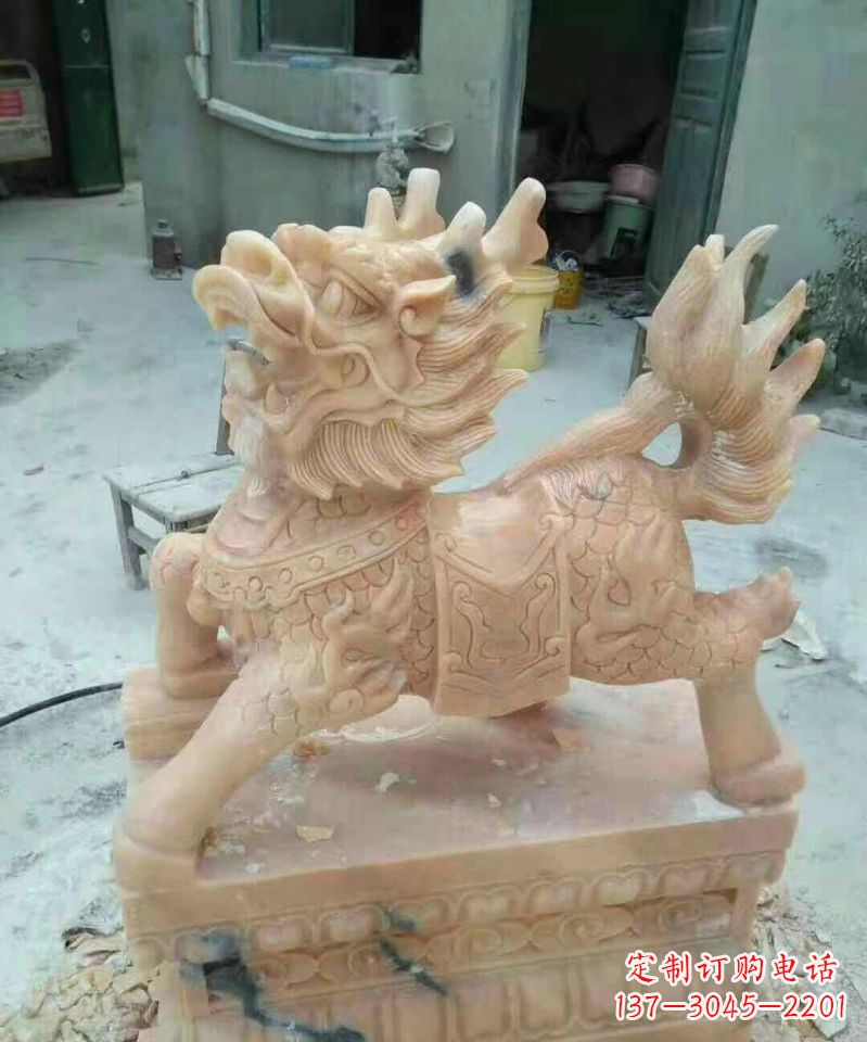 潍坊晚霞红麒麟雕塑112
