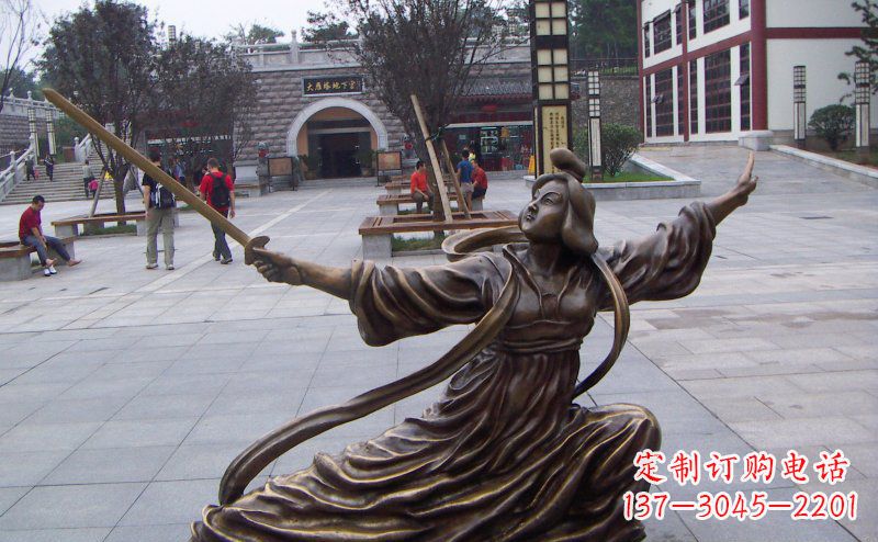 潍坊舞剑的古代美女古代人物铜雕