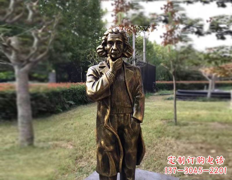 潍坊西方名人爱因斯坦铜雕