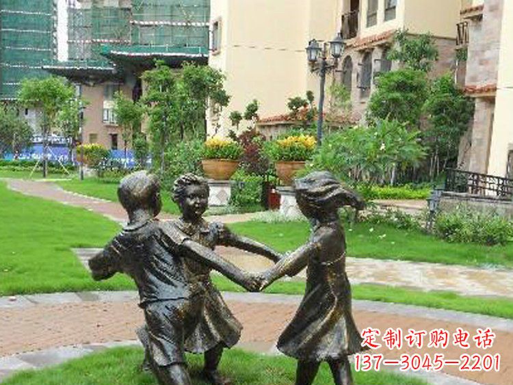 潍坊小区铜雕儿童玩游戏人物雕塑