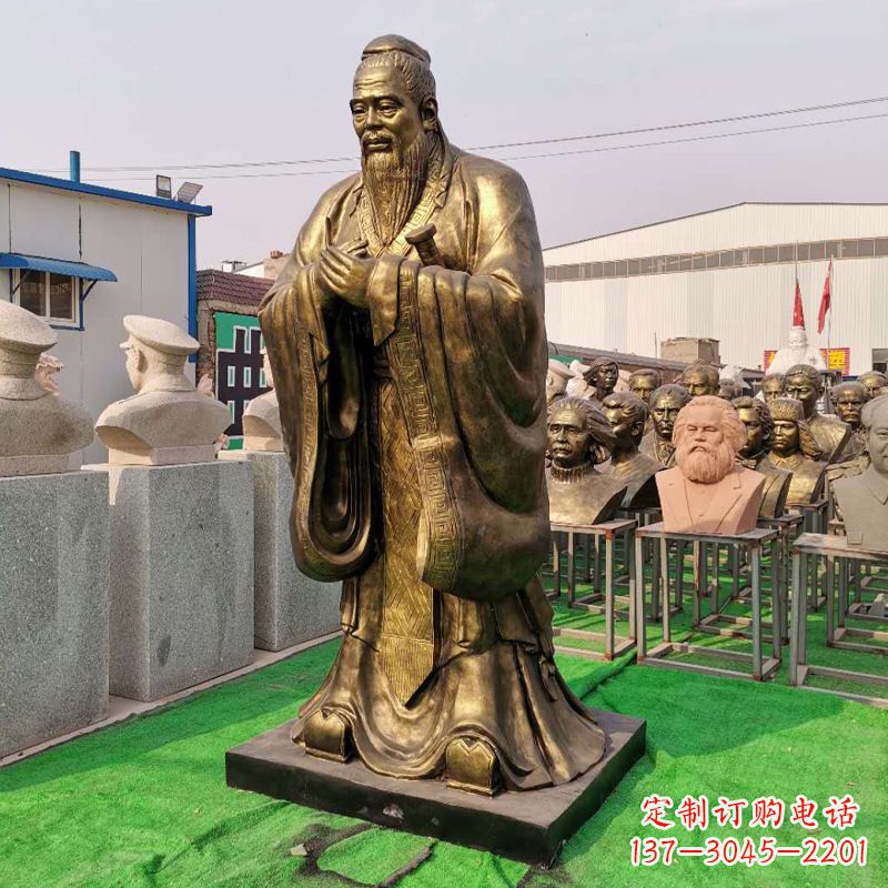 潍坊校园的孔子石雕像