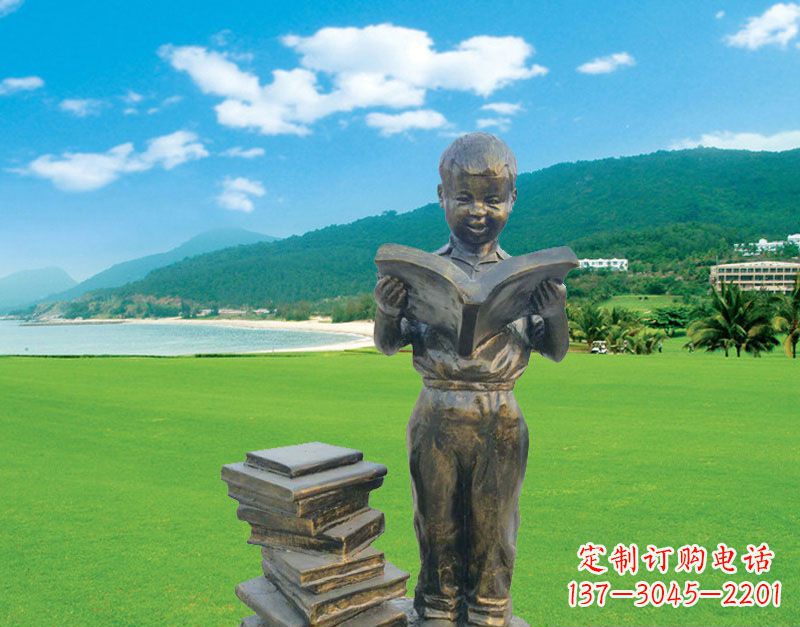 潍坊校园看书的小男孩雕塑