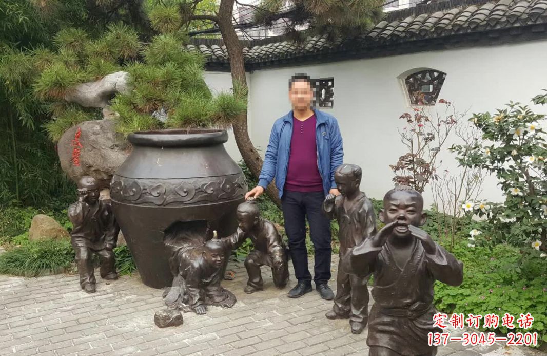 潍坊园林司马光砸缸铜雕