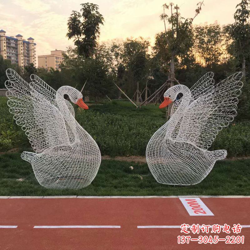 潍坊展翅天鹅铁艺网格草坪动物摆件