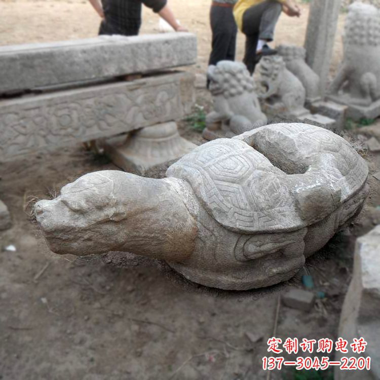 潍坊朱雀站在赑屃上的石雕