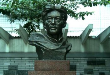 潍坊校园名人徐悲鸿头像雕塑