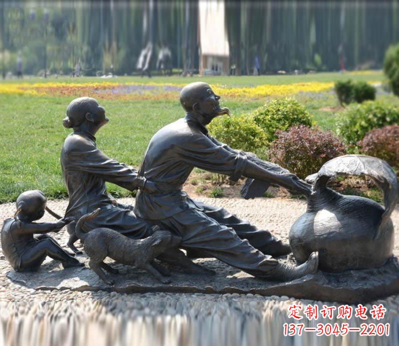潍坊祖孙三人拔萝卜铜雕 