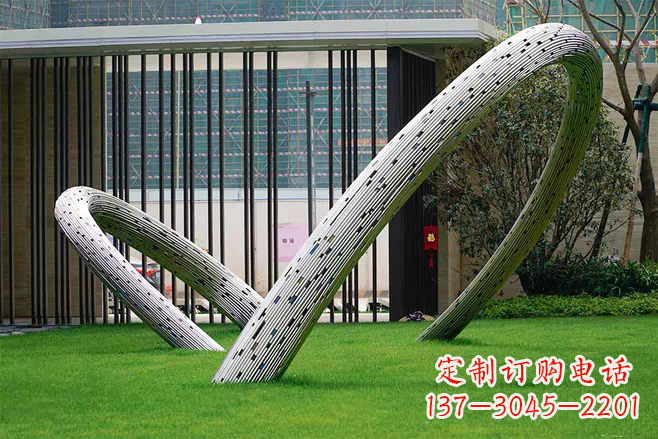 潍坊景观雕塑-酒店草坪创意不锈钢圆环景观雕塑
